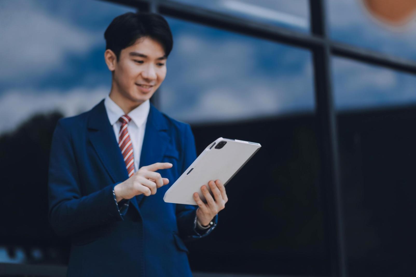 Interface de personnalisation avec tableau de bord adaptatif montrant les préférences d'apprentissage